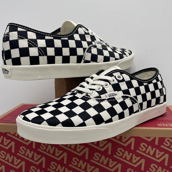 Vans WMNS Authentic Lowpro Embroidered Check Black/M
VN000D041 KP
Sneakersrs - Picture 8 of 16